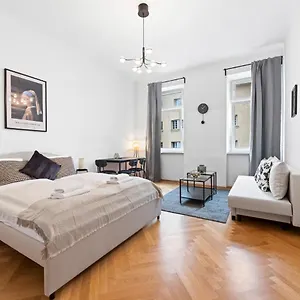 Cozy In 16th District Appartement