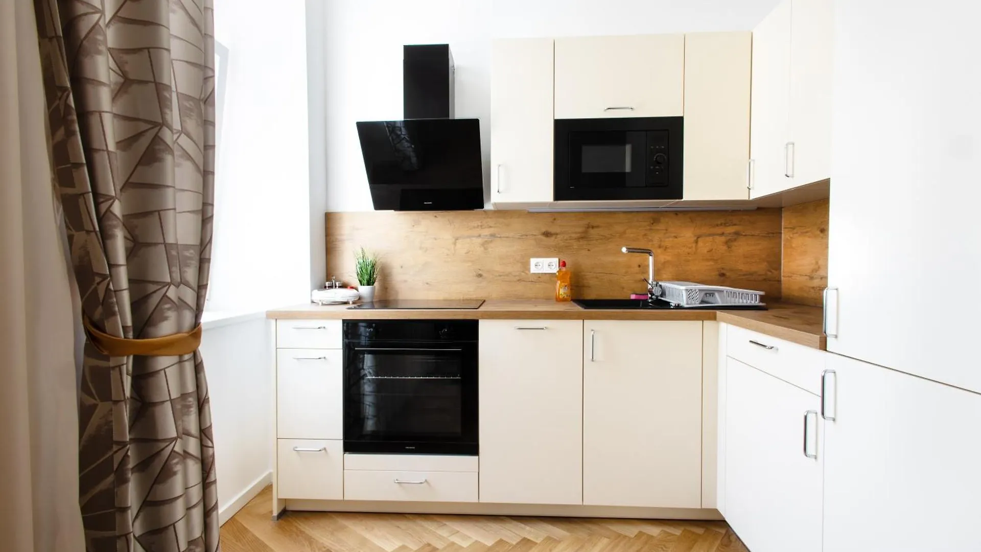 Royal Residences Vienna Apartment