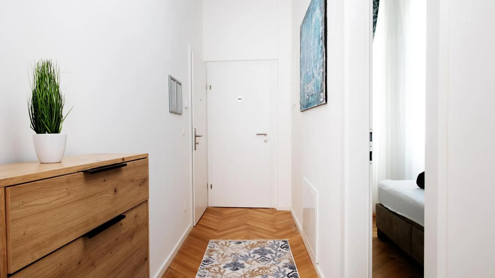 Royal Residences Vienna 0*,