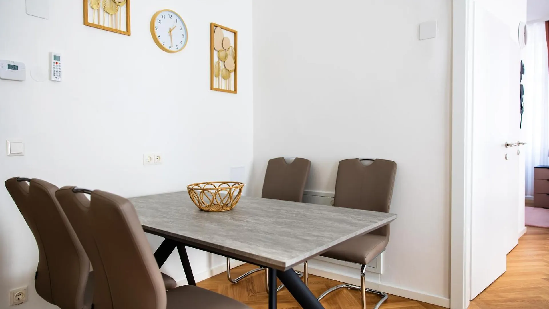 Royal Residences Vienna Apartment