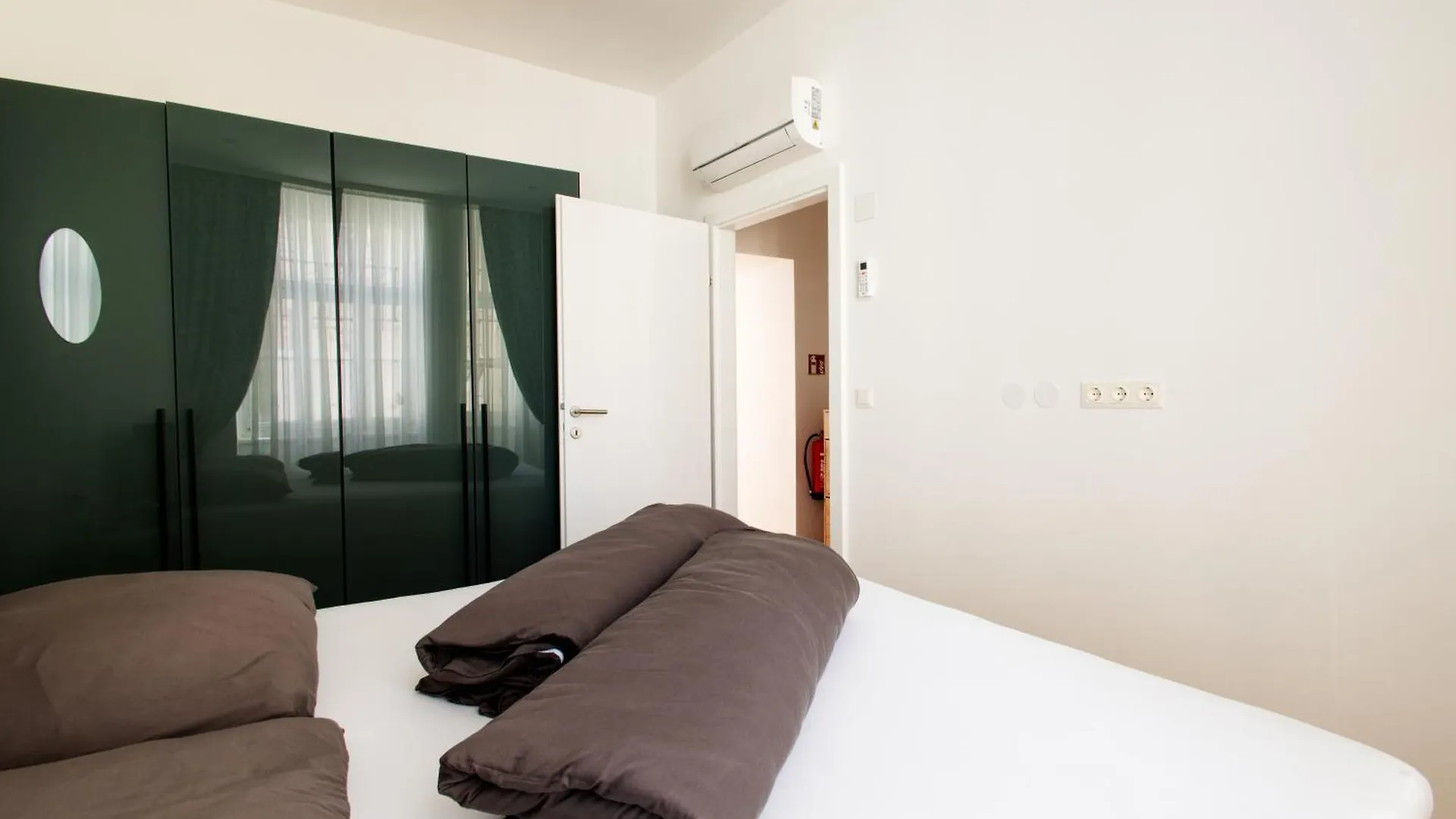 Royal Residences Vienna Apartment