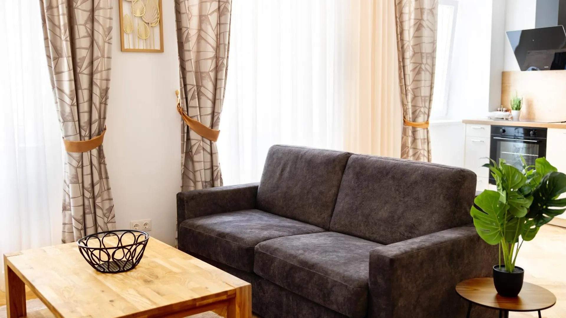 Royal Residences Vienna Apartment