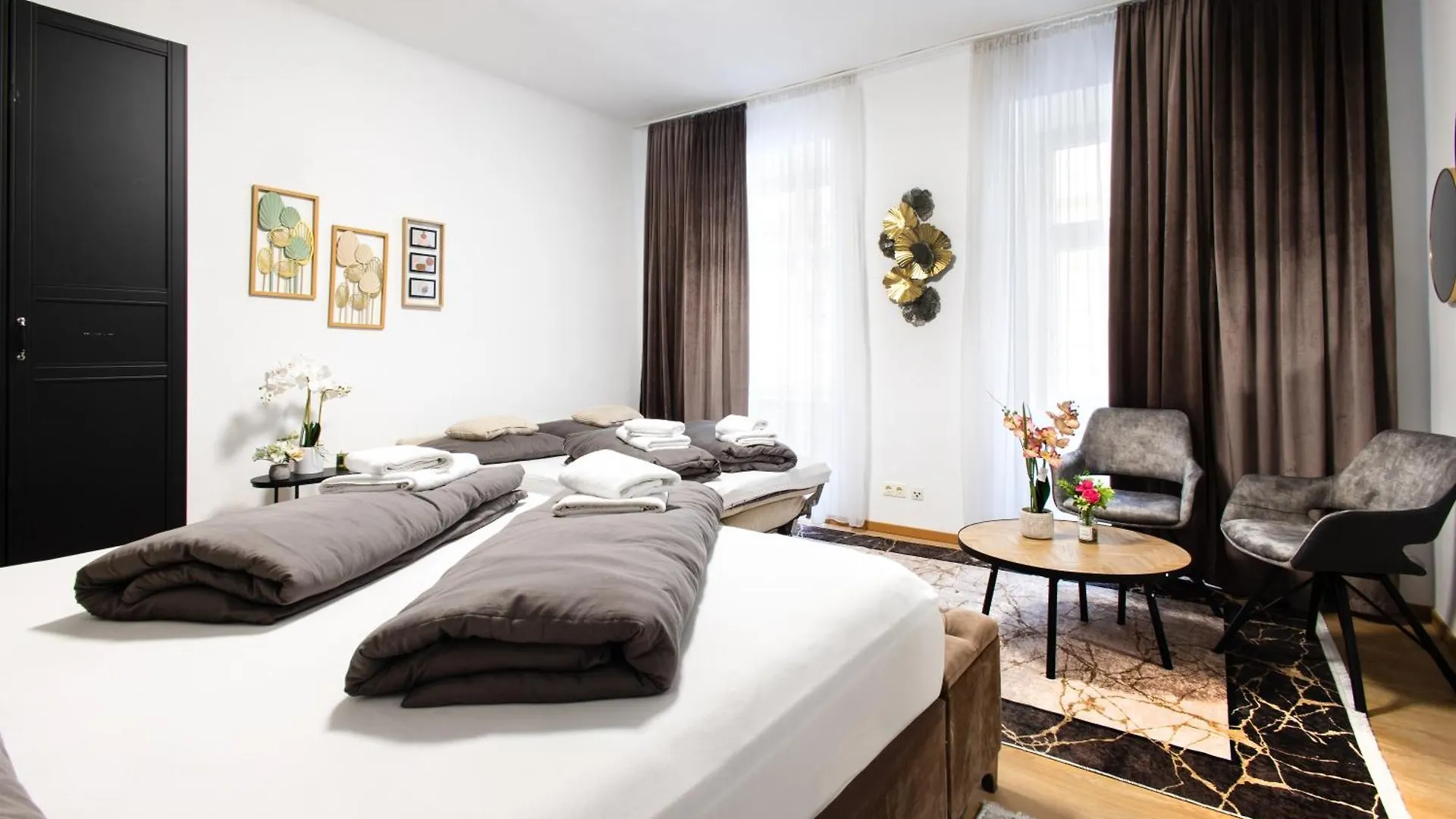 Royal Residences Vienna 0*,